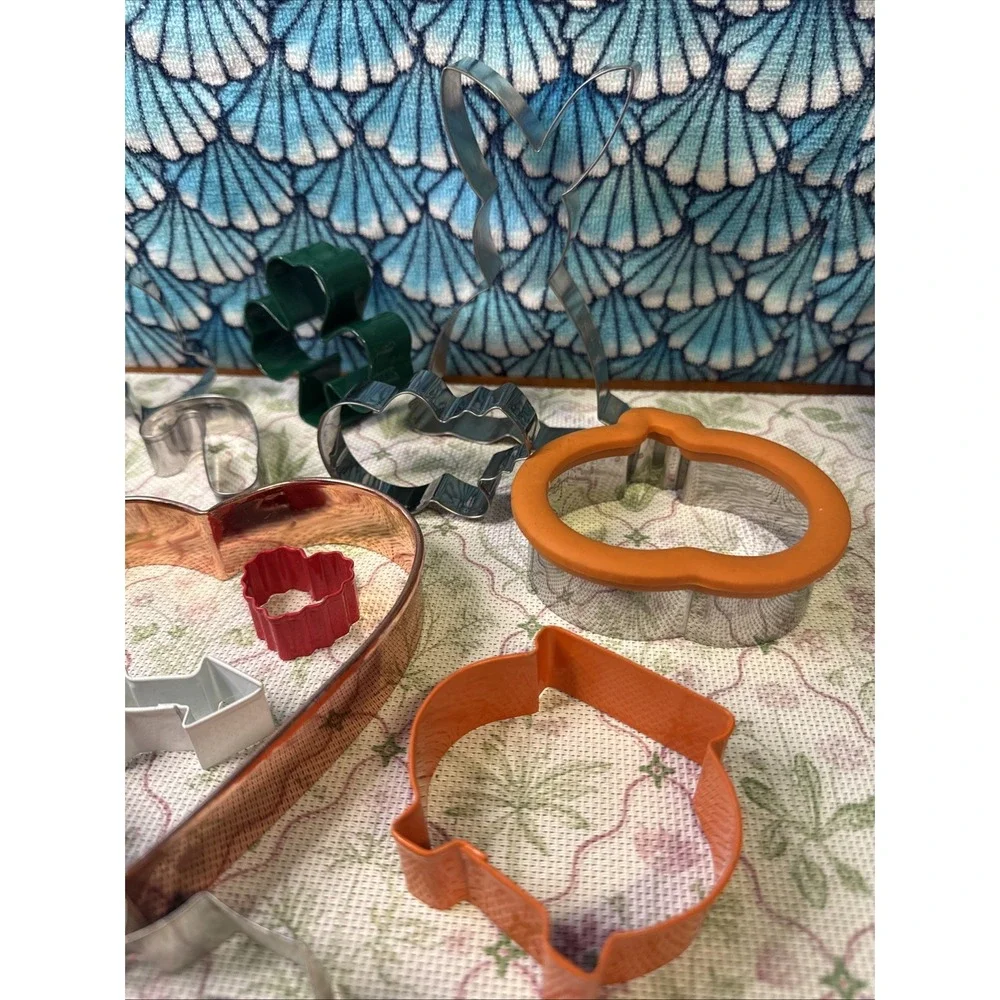 Cookie Cutter Lot (15),‎ Various Holidays